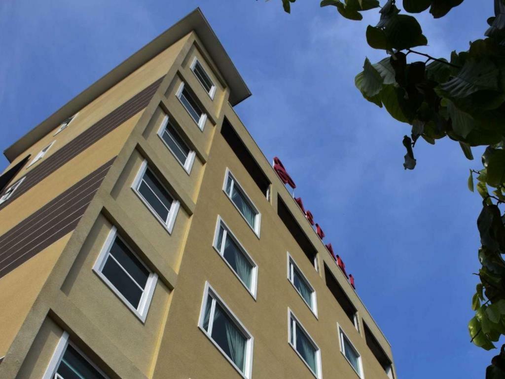 Caspari Hotel Тампин Экстерьер фото